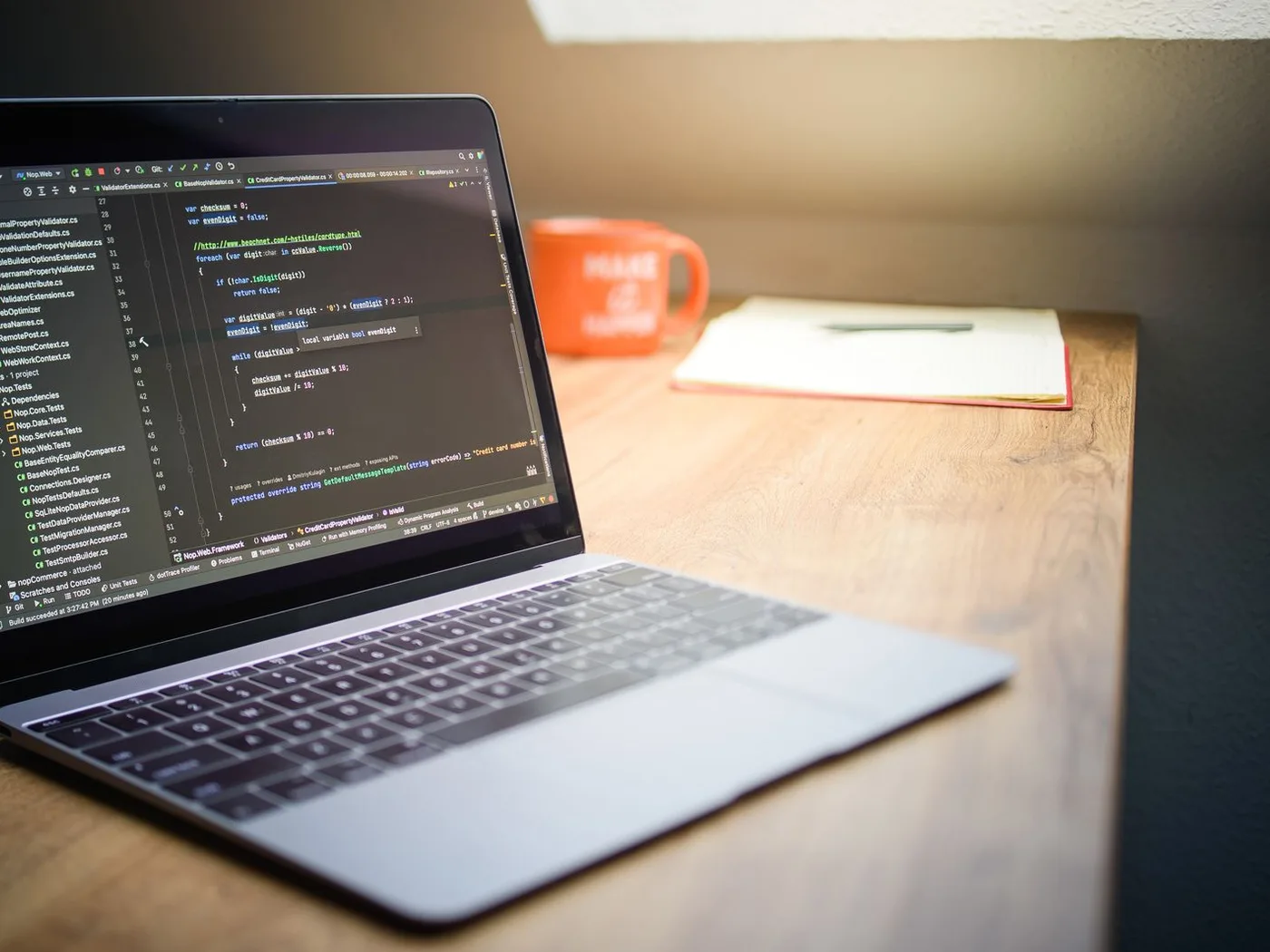Foto: Webdesign-Arbeitsplatz bei ITTK